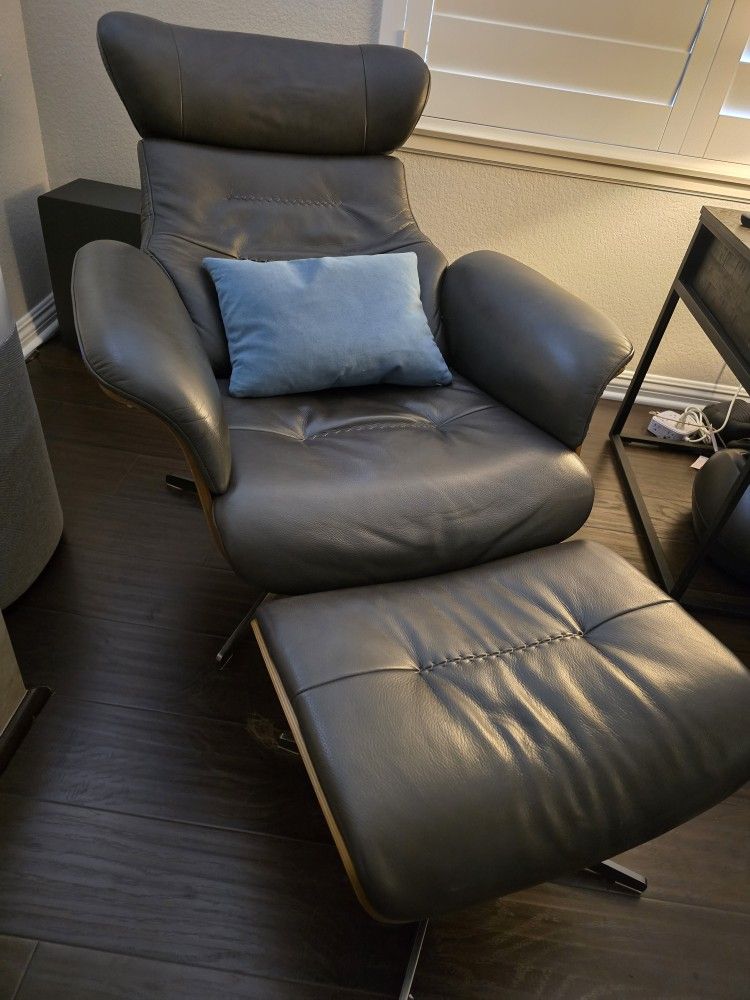 Leather & Wood Recliner W/Ottoman