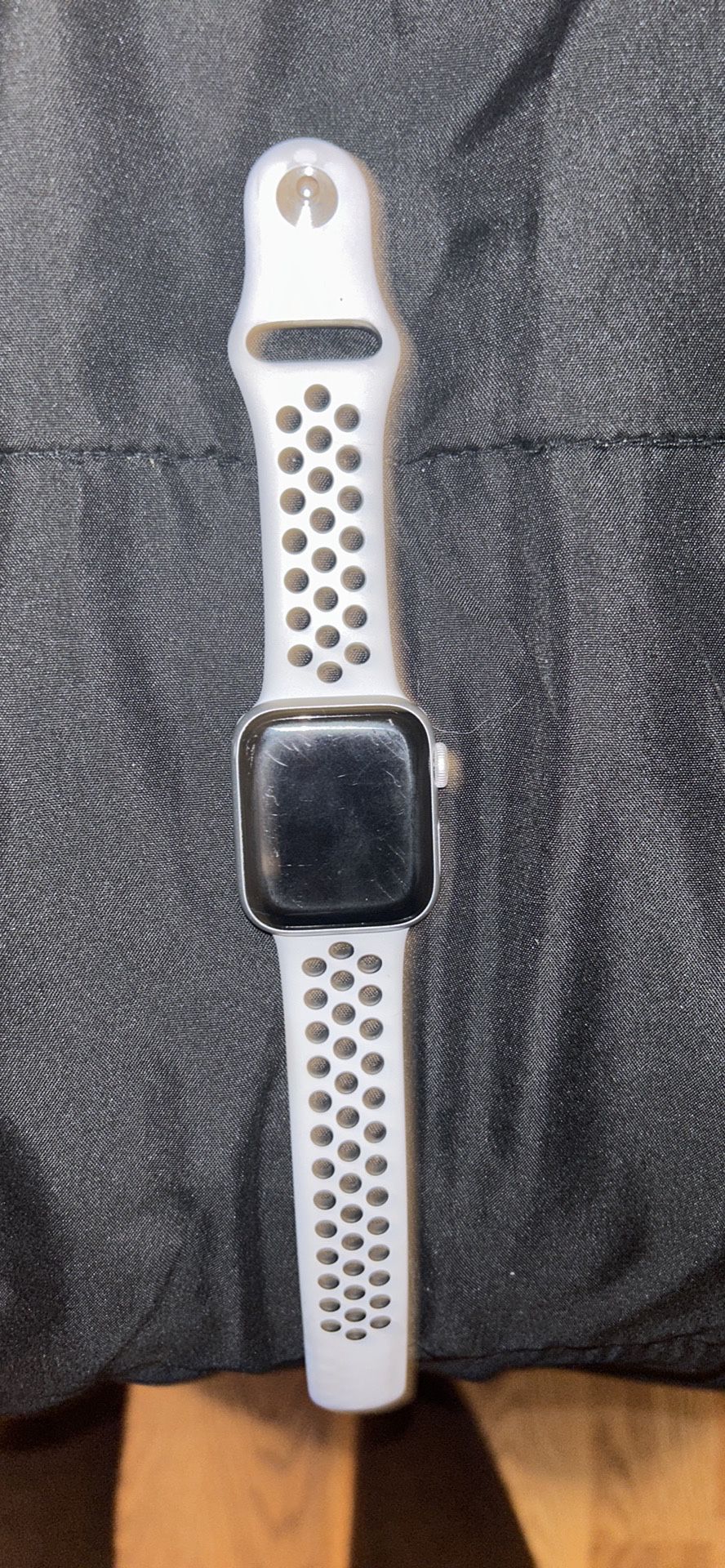 Nike Apple Watch Series 4 (GPS+ Cellular)