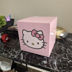Skincare/Mini Fridge - Hello Kitty