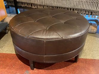 ETHAN ALLEN Nassau Round Brown Button Tuft Ottoman