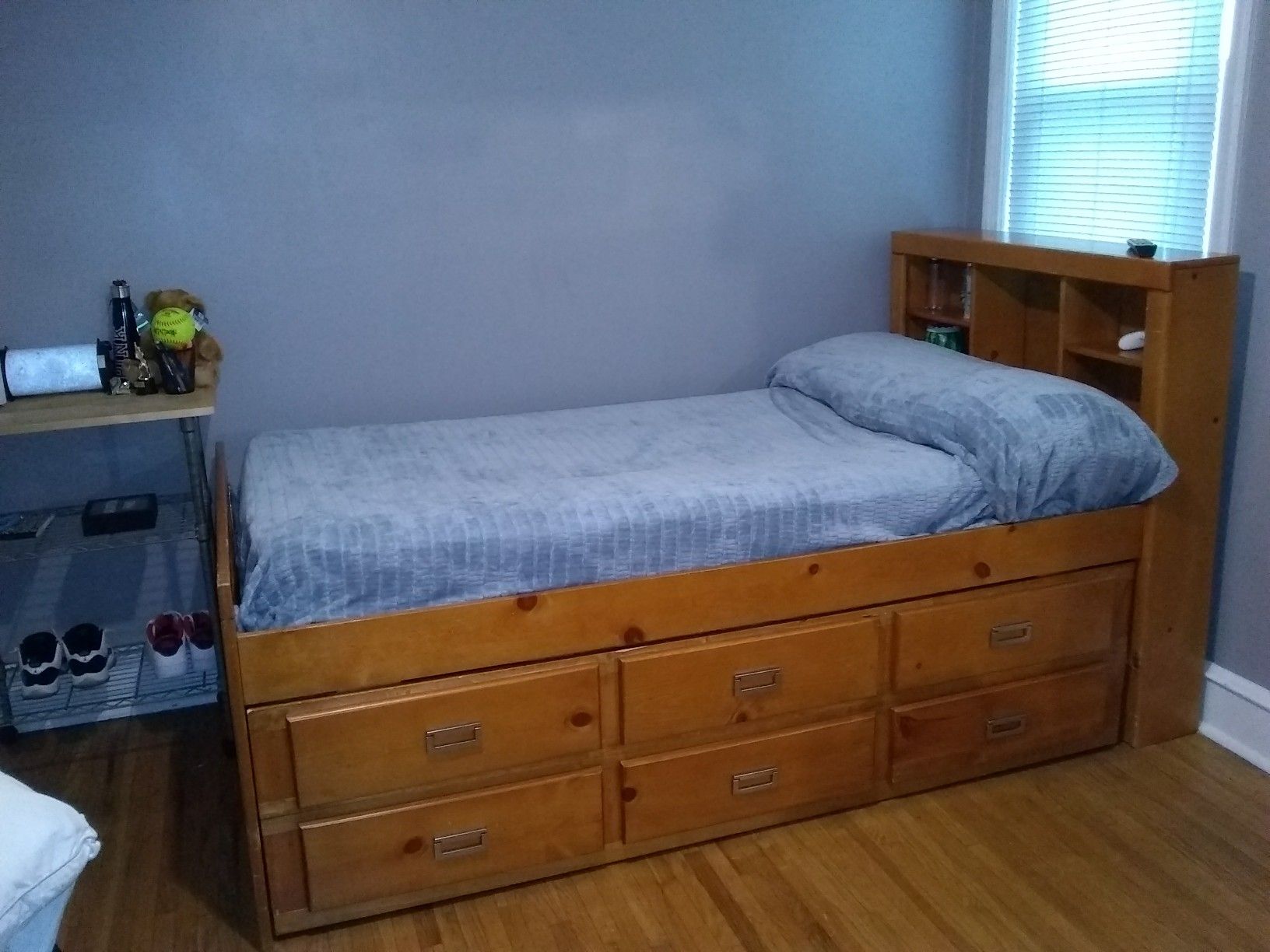 Trundle bed frame ( twin )