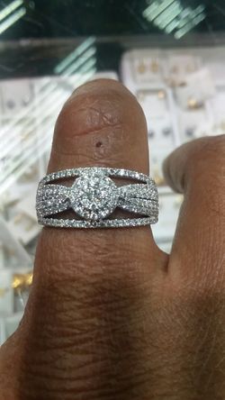 14k white gold Engagement ring 1.14 ct Diamonds 4.5 grams