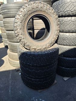 SIZE 35X12.50/17 TOYO OPEN COUNTRY RT in great condition