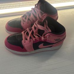 Nike Jordan 1 Mid 5.5 Grade School