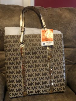 new. Bag Michael kors