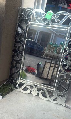 Venetian Style Decorative Wall Mirror