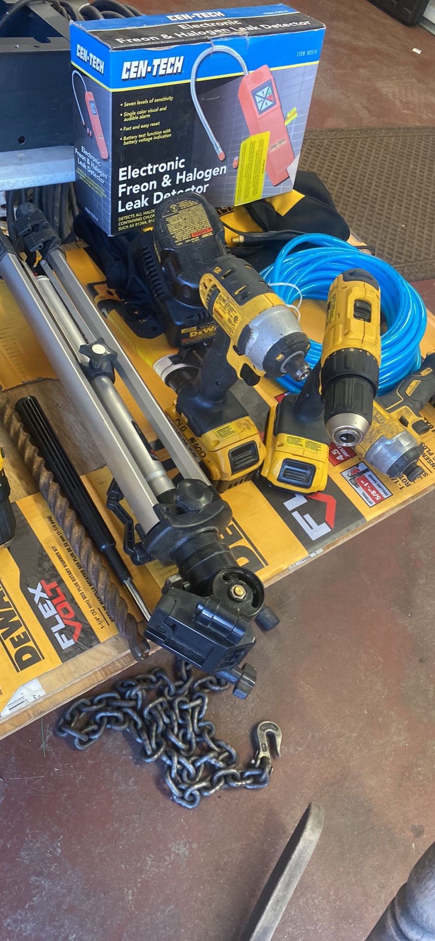 Used tool in good condition, one month warranty, no money is returned, only credit for what you pay. Monday to Friday 7 am a 6 pm open Saturday 7 am