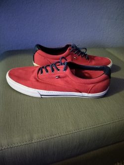 Tommy Hilfiger Size 10.5