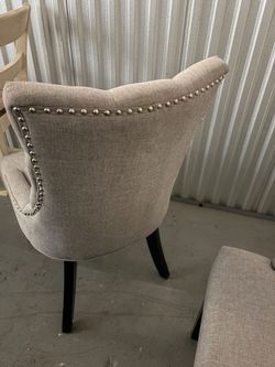 Accent chairs