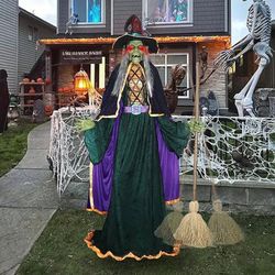 8.5ft giant talking Kyle witch Halloween. ET0085