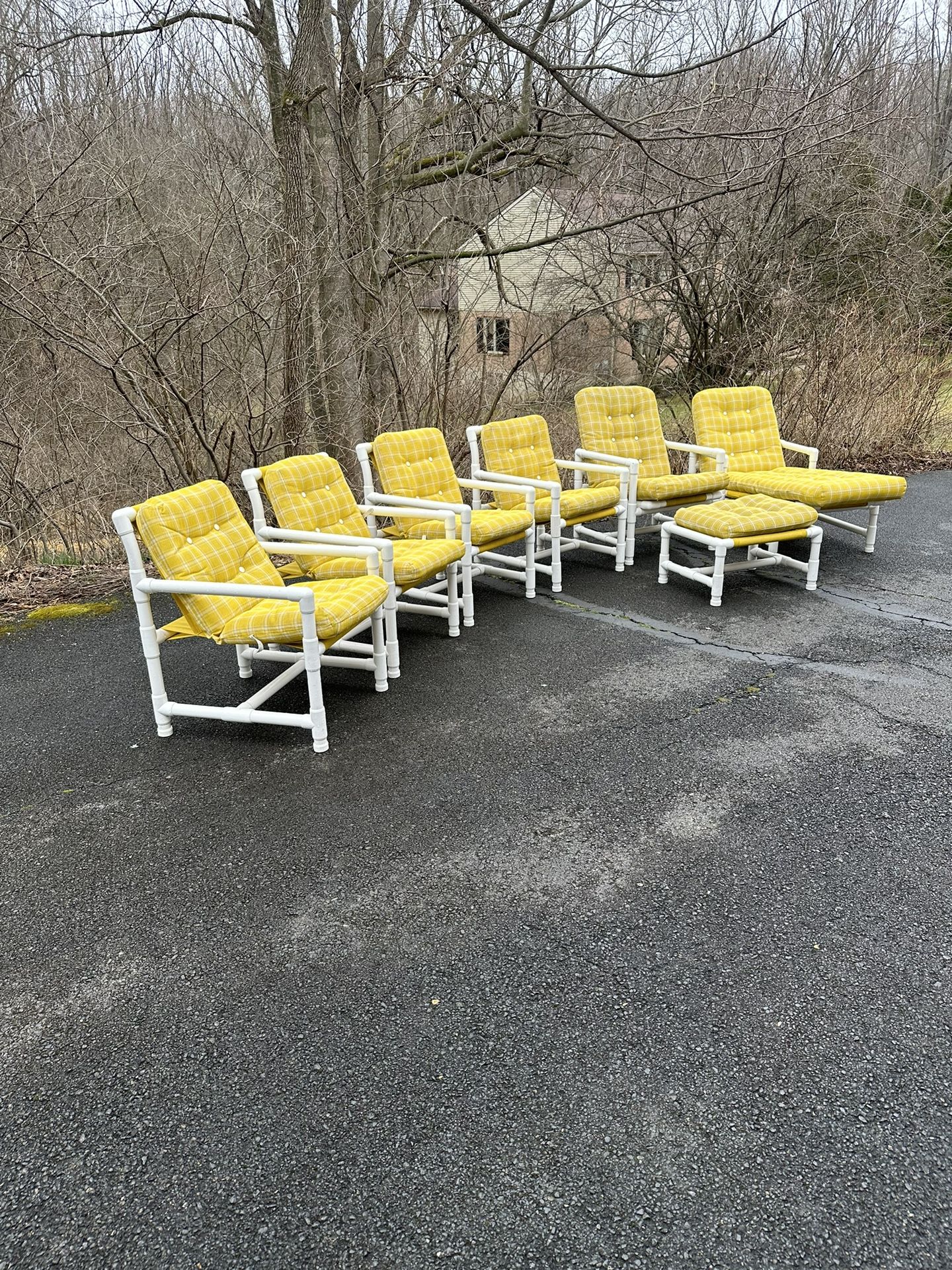 Beautiful Outdoor Patio Set PVC Yellow Cushions (7) Pieces