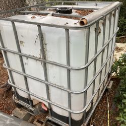 250 Gallon Totes