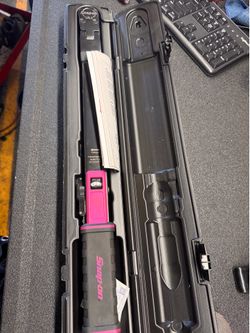 SnapOn Electric Pink 1/2 Torque wrench
