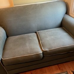 La-Z-Boy Love Seat $50