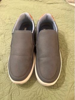 Izod memory foam men shoe size 10.5
