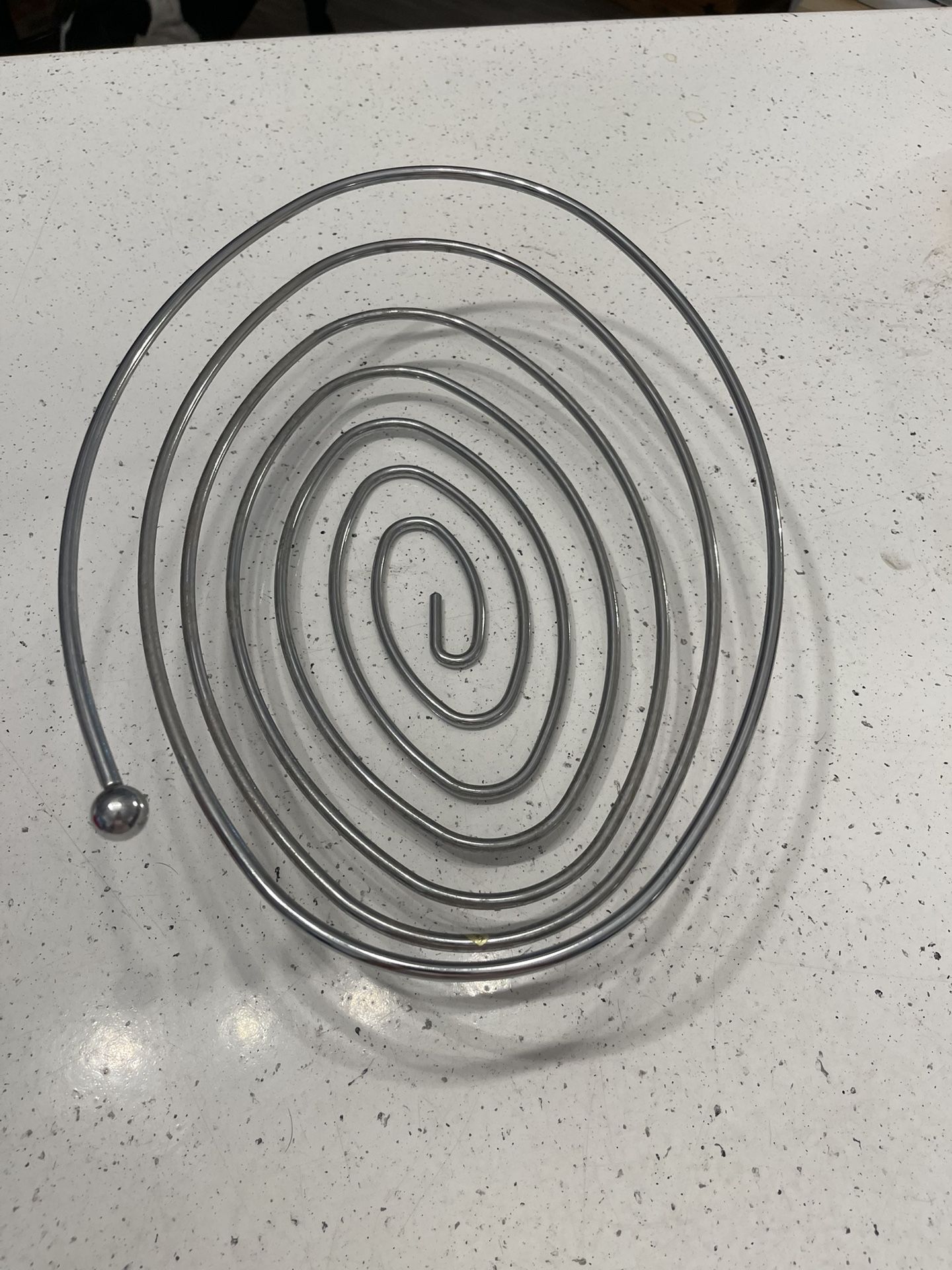 Cool Springy Metal Basket