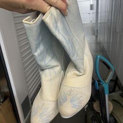 Elsa’s Boots