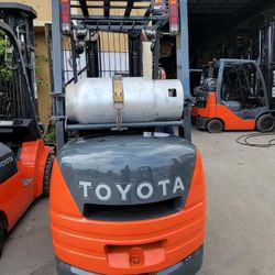 FORKLIFT TOYOTA 6000# TRIPLE MAST