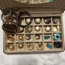 Vintage Accessories Al For $40