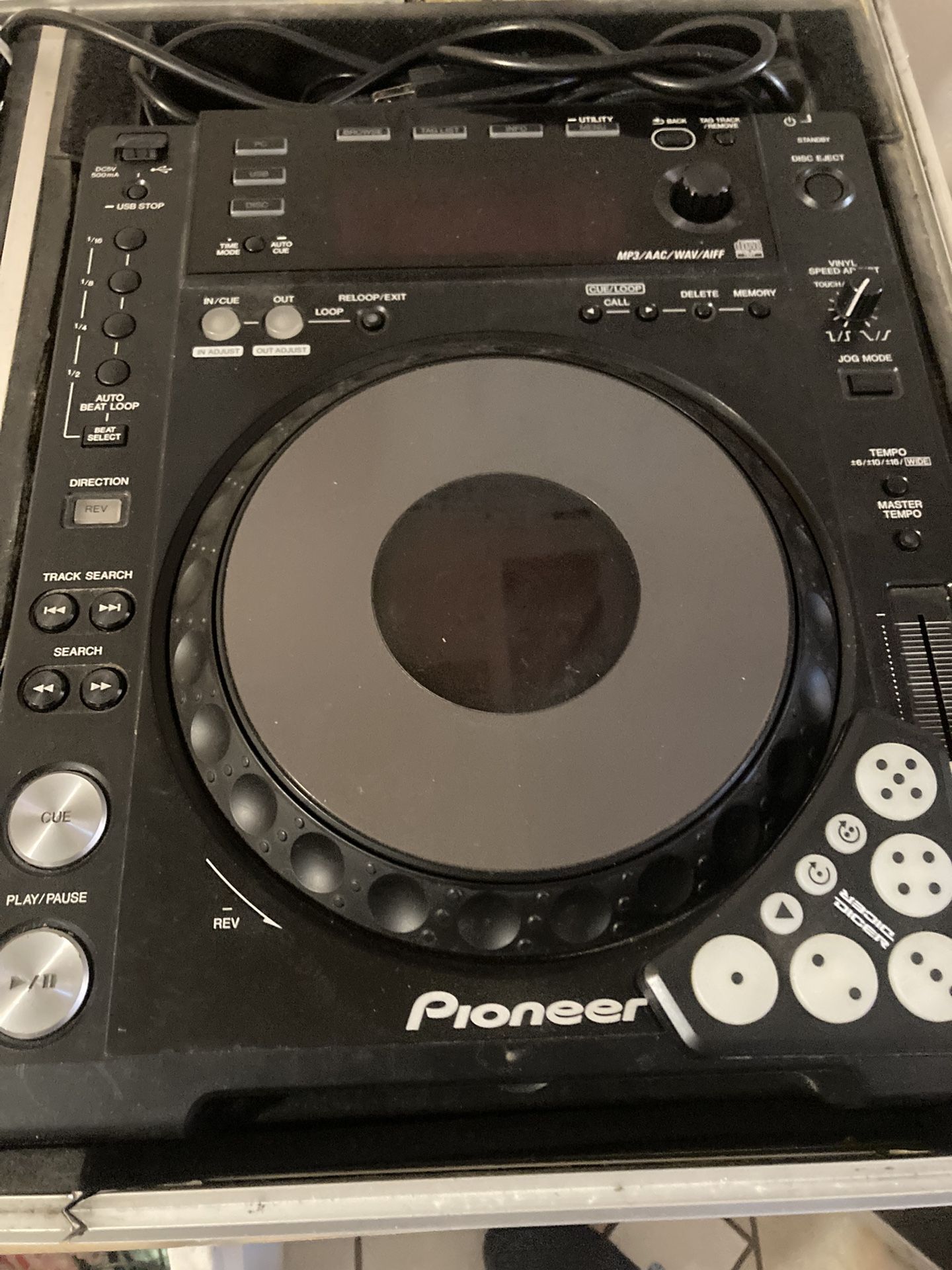 2 Pioneer Cdj 850s