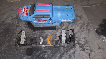 Arrma Big ROCK body & clipless Kit $30