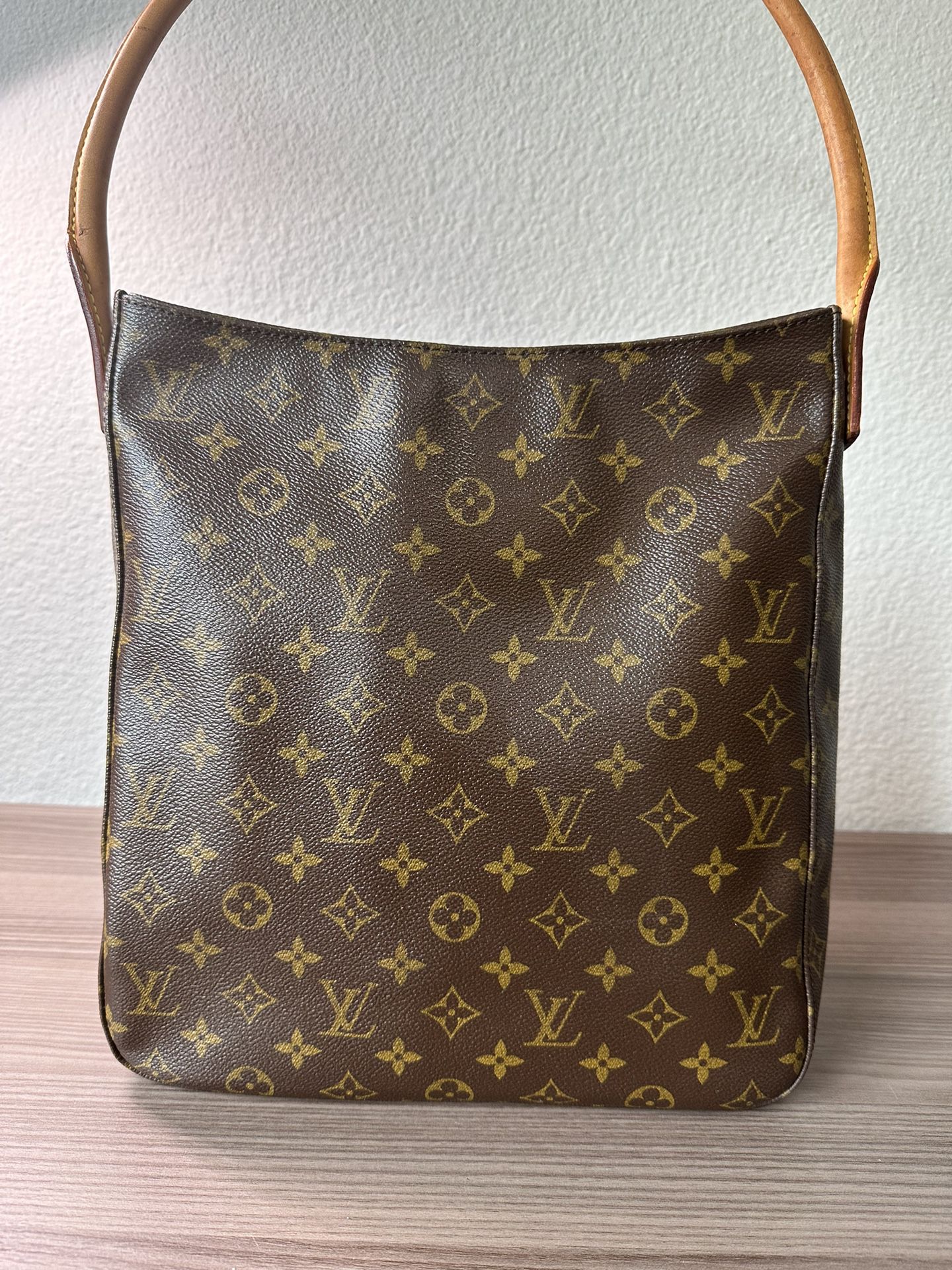 Louis Vuitton Looping GM Monogram Shoulder Bag for Sale in Houston, TX -  OfferUp