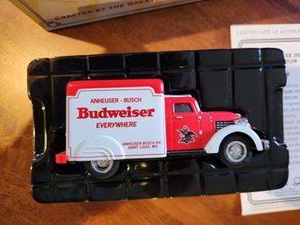 Matchbox Collectables 1937 Dodge Airflow Budweiser Truck