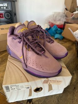 Nike LeBron XXI Violet Dust University Gold Size 9