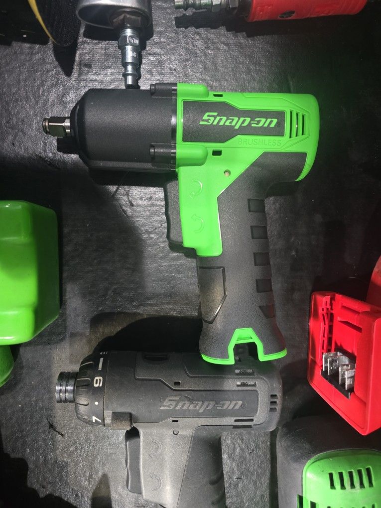 14.4 V Snap On 3/8 Impact