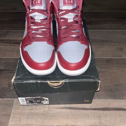 Jordan 1 mid