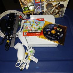 Nintendo Backwards Compatible With Nintendo GameCube Included All Parts Piano Black Wii Motion Controller Strap Knuckle Extra Controllers And Games!!