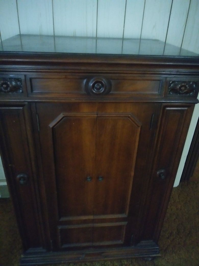 *ANTIQUE*1926 Orthophonic Victor-Victrola Credenza (8-1)