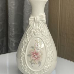 Hawaii Vintage Collectible Porcelain Vase 