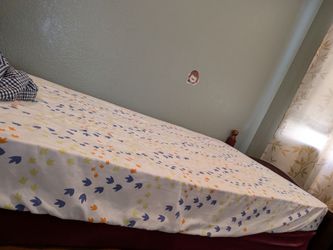 Twin size bed frame+mattress