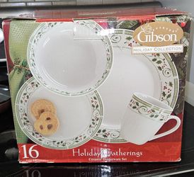 Gibson Holiday Gatherings 16 Piece Dinnerware Set New