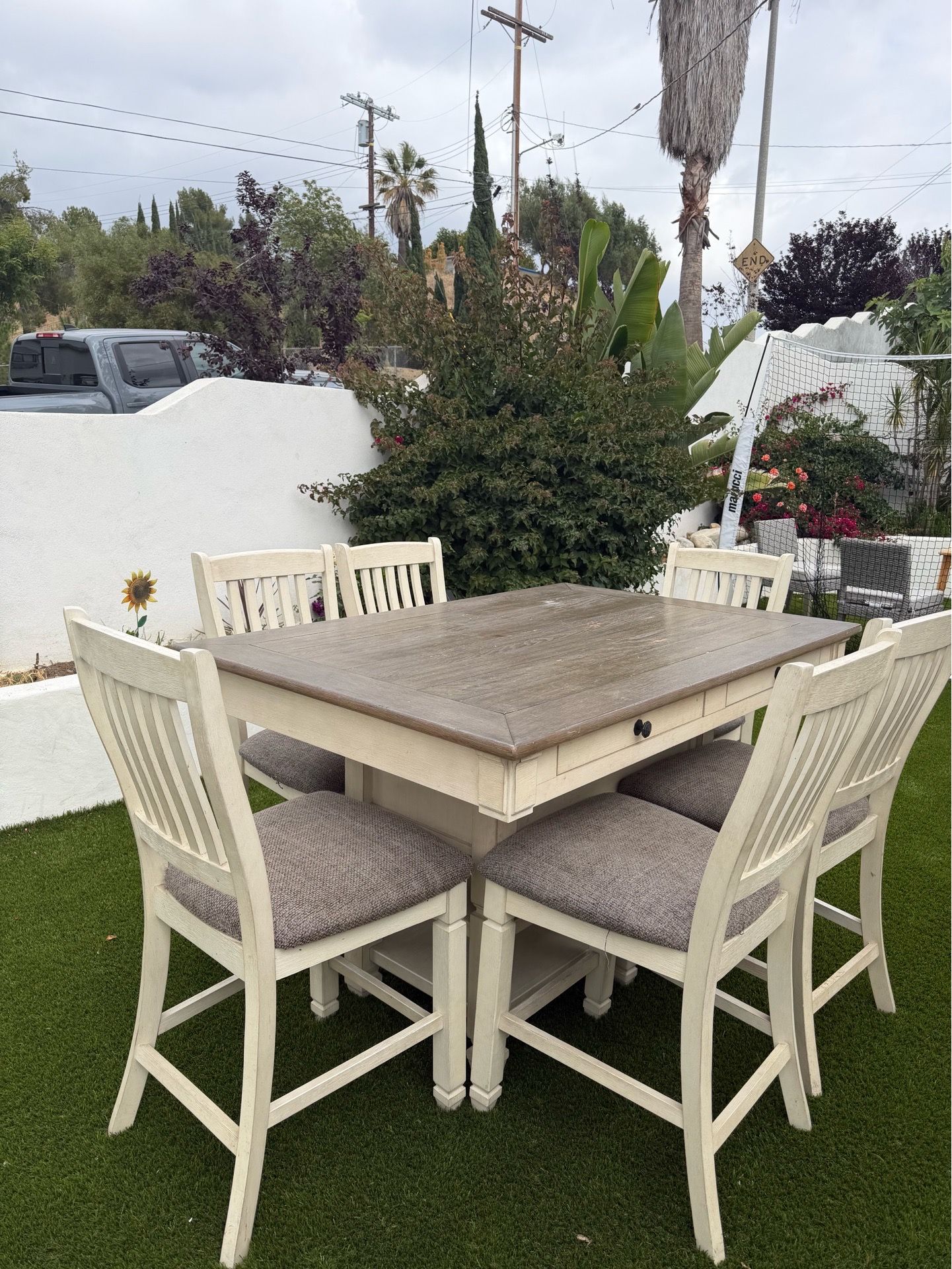 Bolanburg Counter Height Dining Table and 4 Barstools Color: Two-Tone
