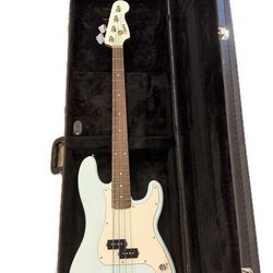 Squier Classic Vibe 60s P Bass Guitar Limited Edition