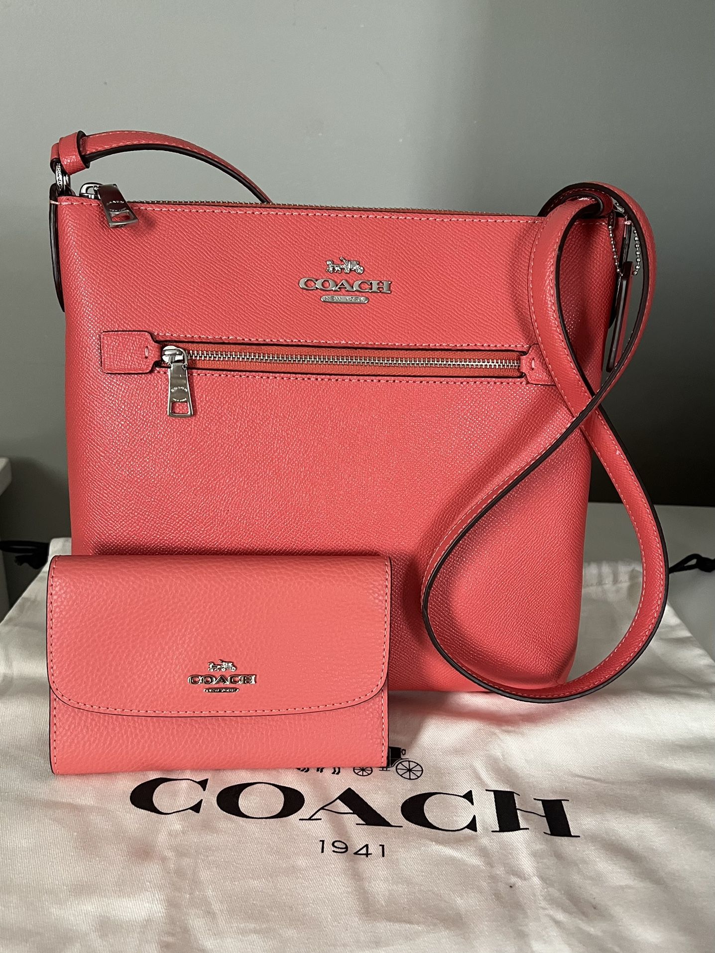Coach Messenger Bag And Matching Wallet 