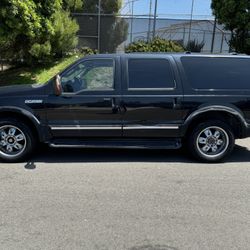 RARE Executive Trim Limited Edition 2004 Ford Excursion