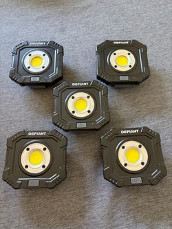 5 Pack Defiant 600 Lumens Compact Utility LED Lights with Magnetic Hook