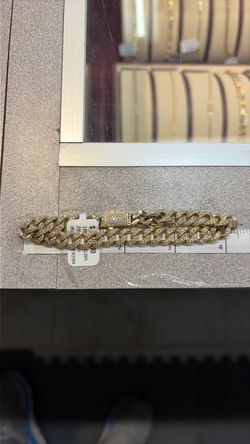 Gold Cuban Link Bracelet with Stone Setting