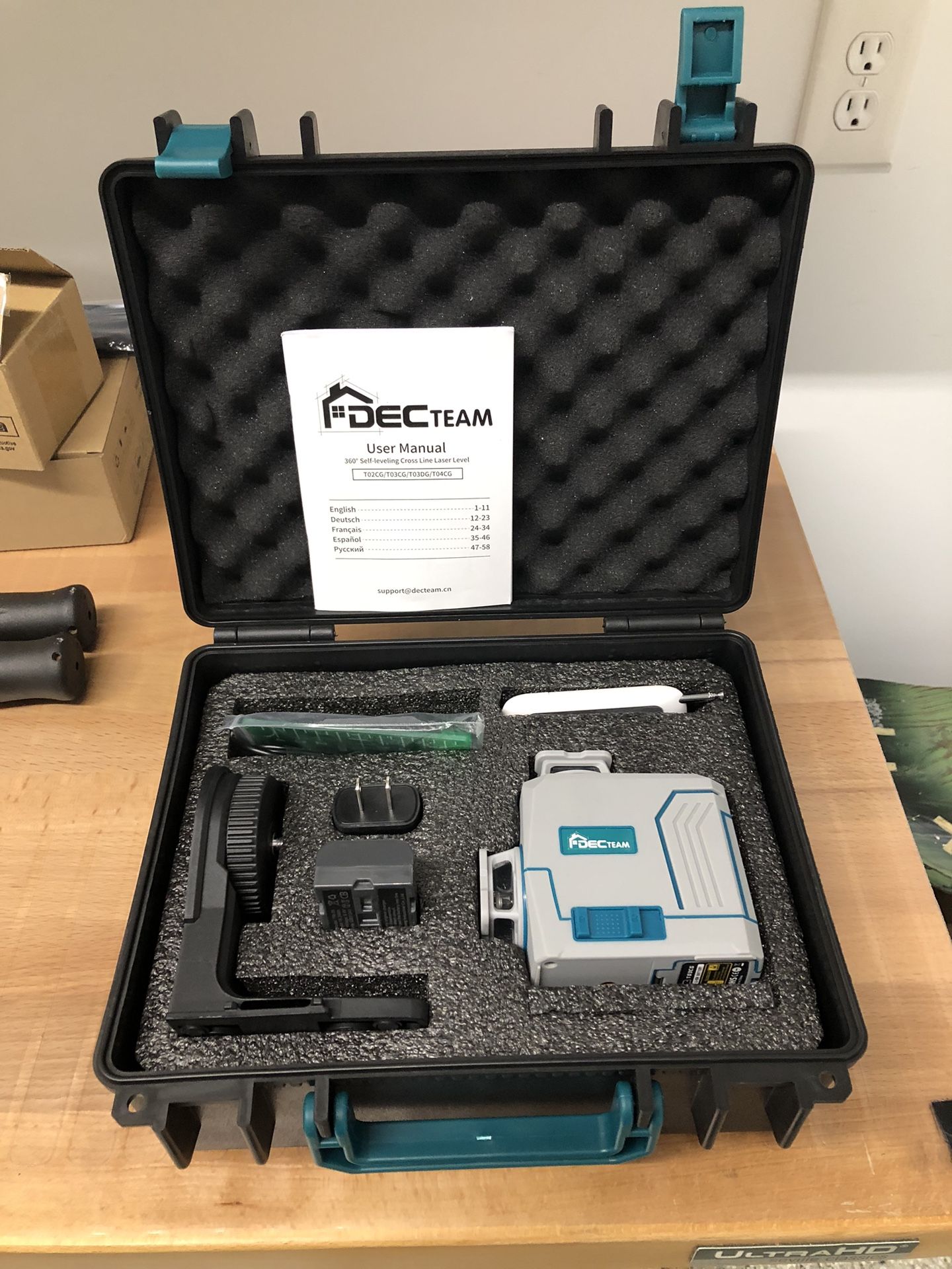 360 Degrees Remote Controlled Self-Leveling Cross Line Laser Level