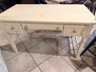 Large desk