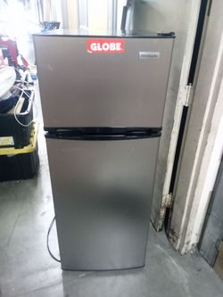 Refrigerator good size