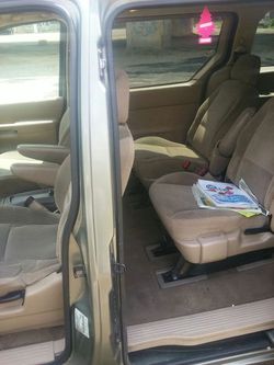 *LOW MILES. FORD WINDSTAR