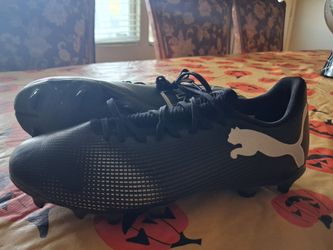 Soccer cleats us size 8
