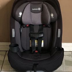 LIKE NEW SAFETY 1ST CONVERTIBLE CAR SEAT!!!!