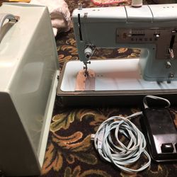 Vintage Sewing  Machine 