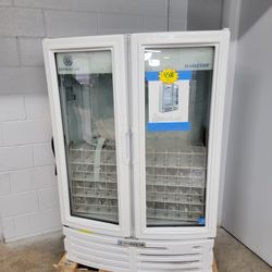 Brand New Beverage-Air 39in Glass Doors Merchandiser Refrigerator With Warranty 