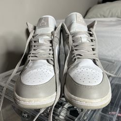 Jordan 1 Mid College Grey